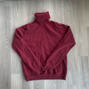 uniqlo cashmere turtleneck maroon